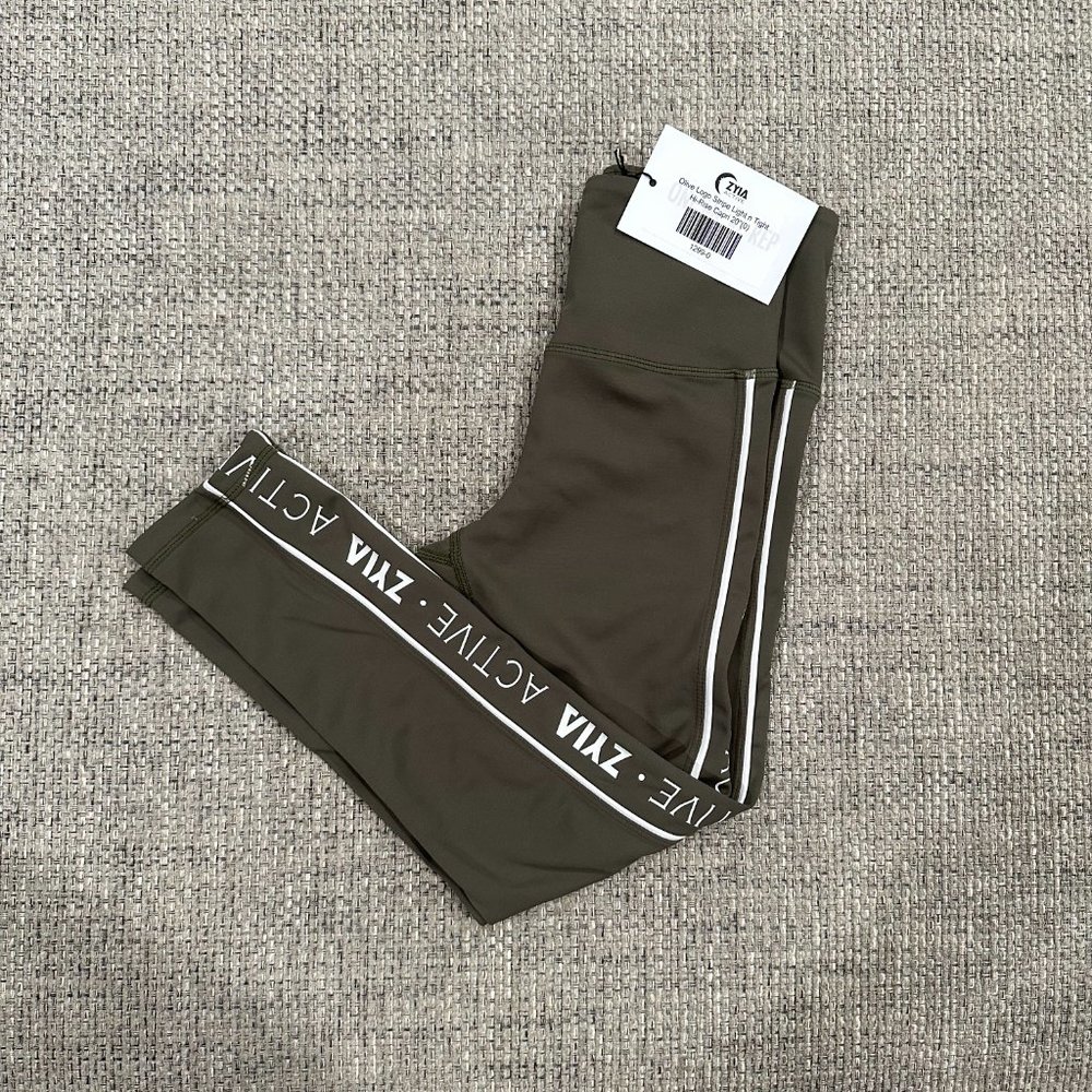 Zyia Olive Logo Striped Lnt Hi Rise Capri (NWT)
